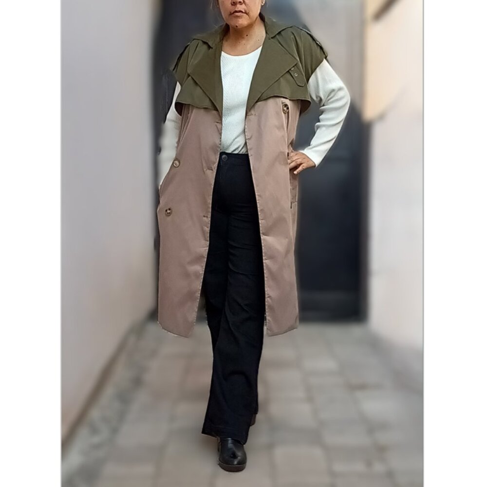 PRETTYLITTLETHING  Sleeveless Two-Tone Trench Coat Vest.